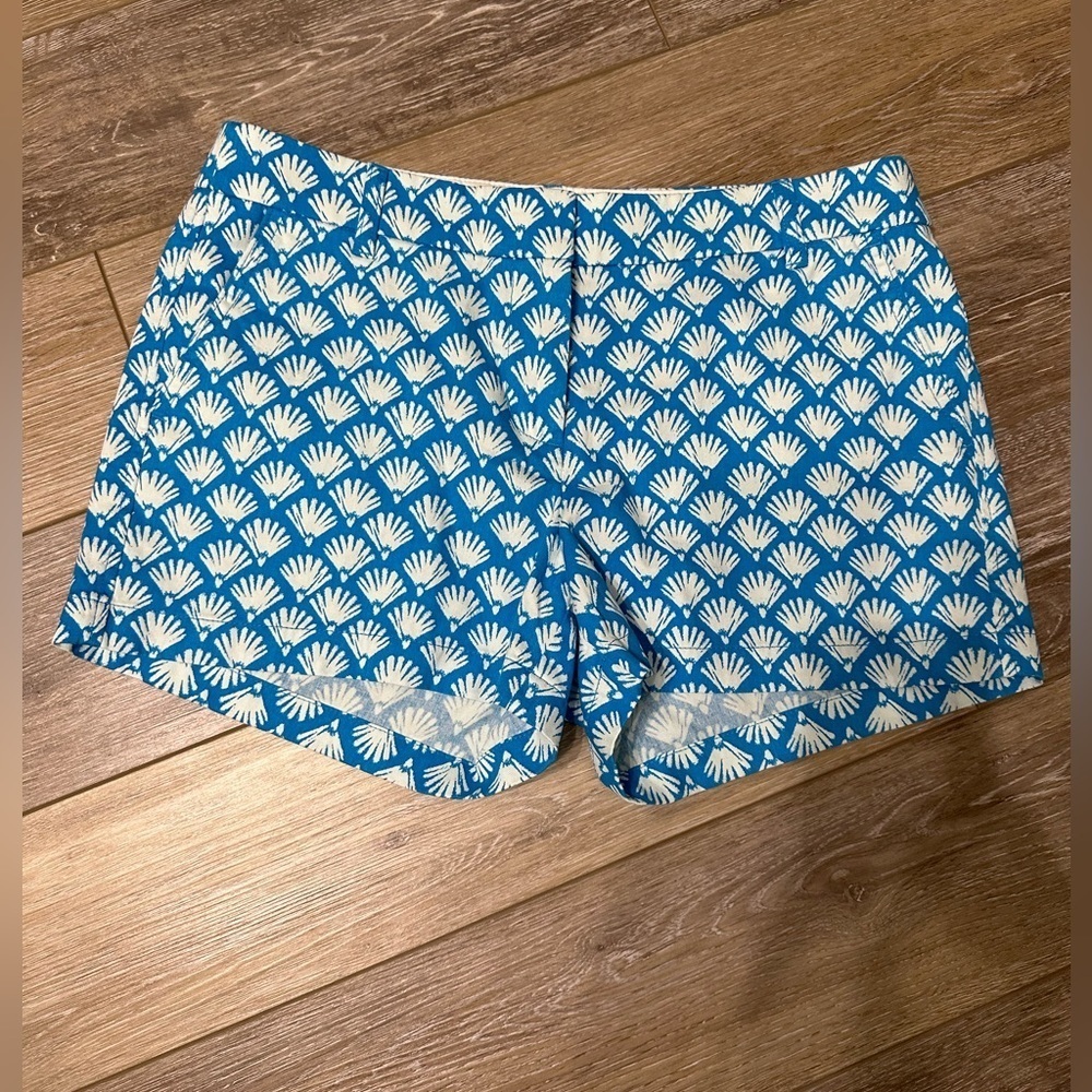 🛍️ 100% Cotton blue/white shorts. Excellent condition.